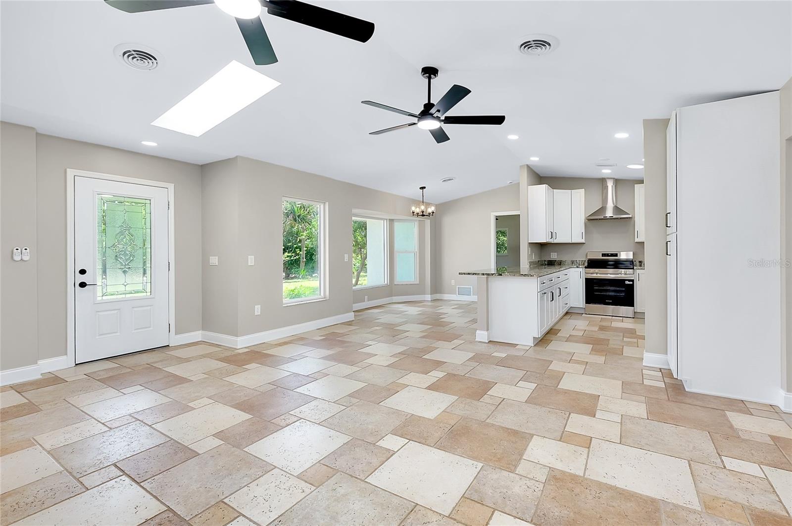 Image 4 of 60 For 875 Bayshore Drive