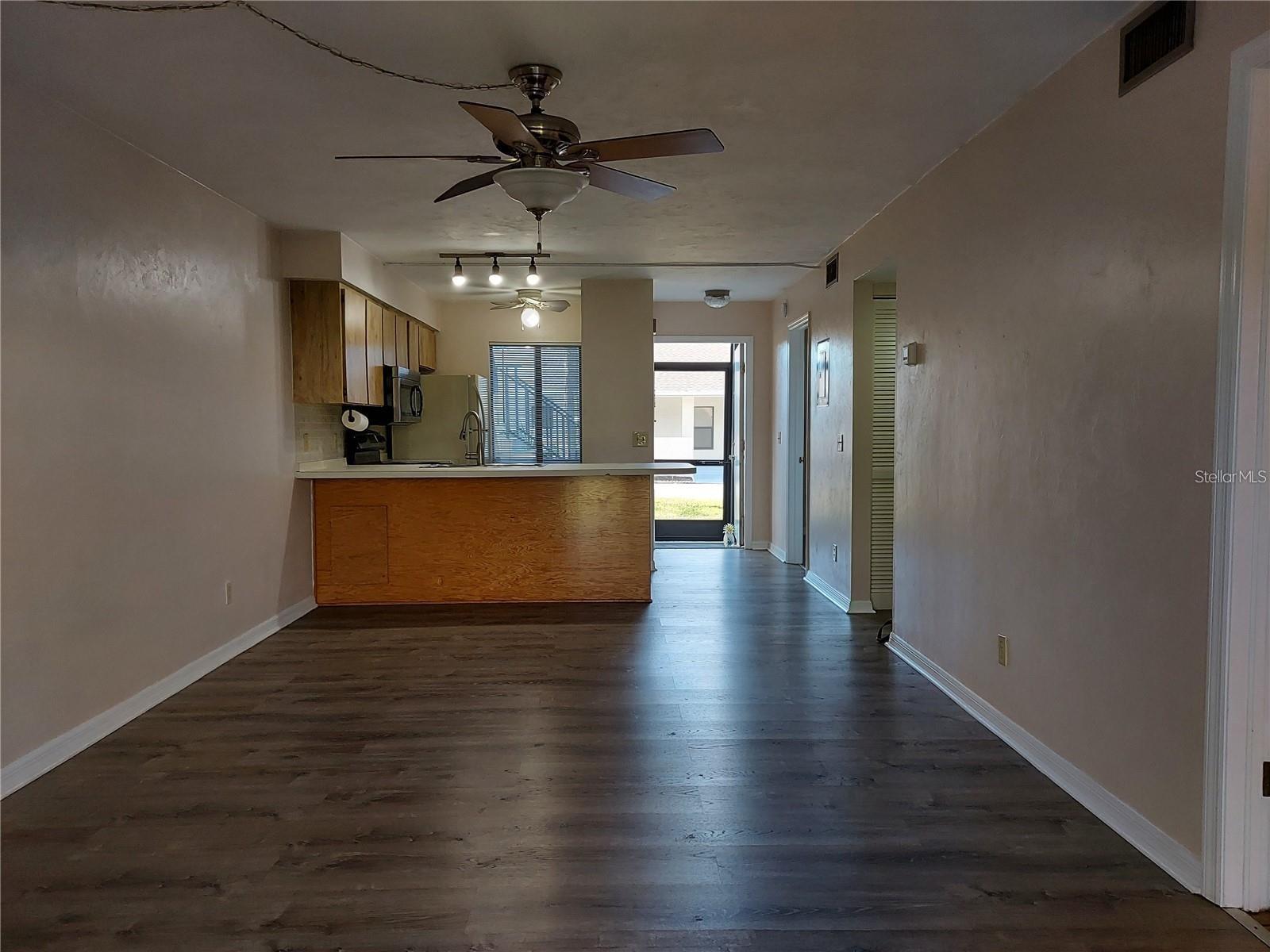 Image 6 of 27 For 22523 Westchester Boulevard E103