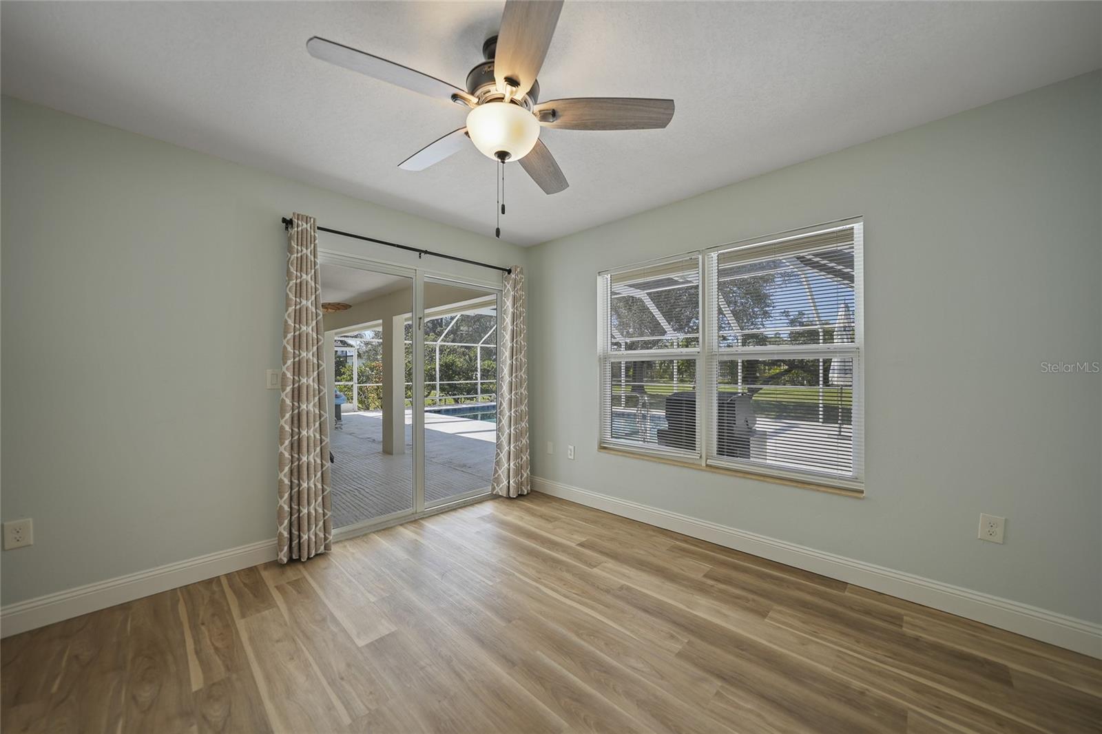 Image 16 of 39 For 2925 Magdalina Drive