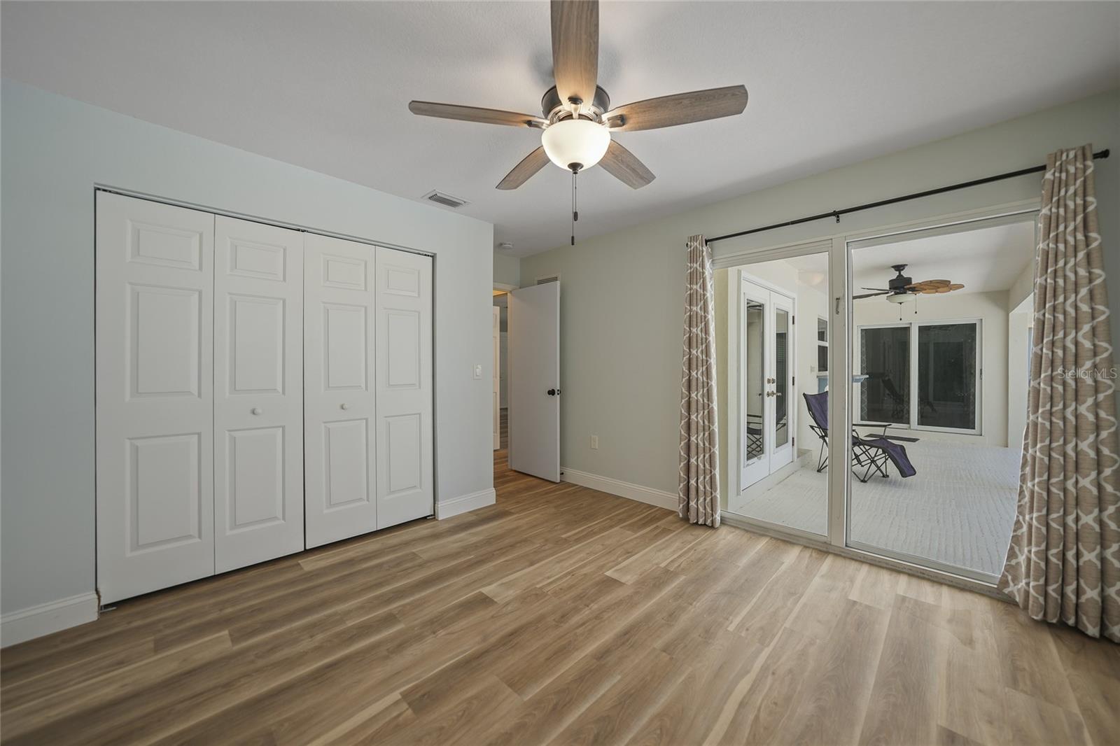 Image 17 of 39 For 2925 Magdalina Drive