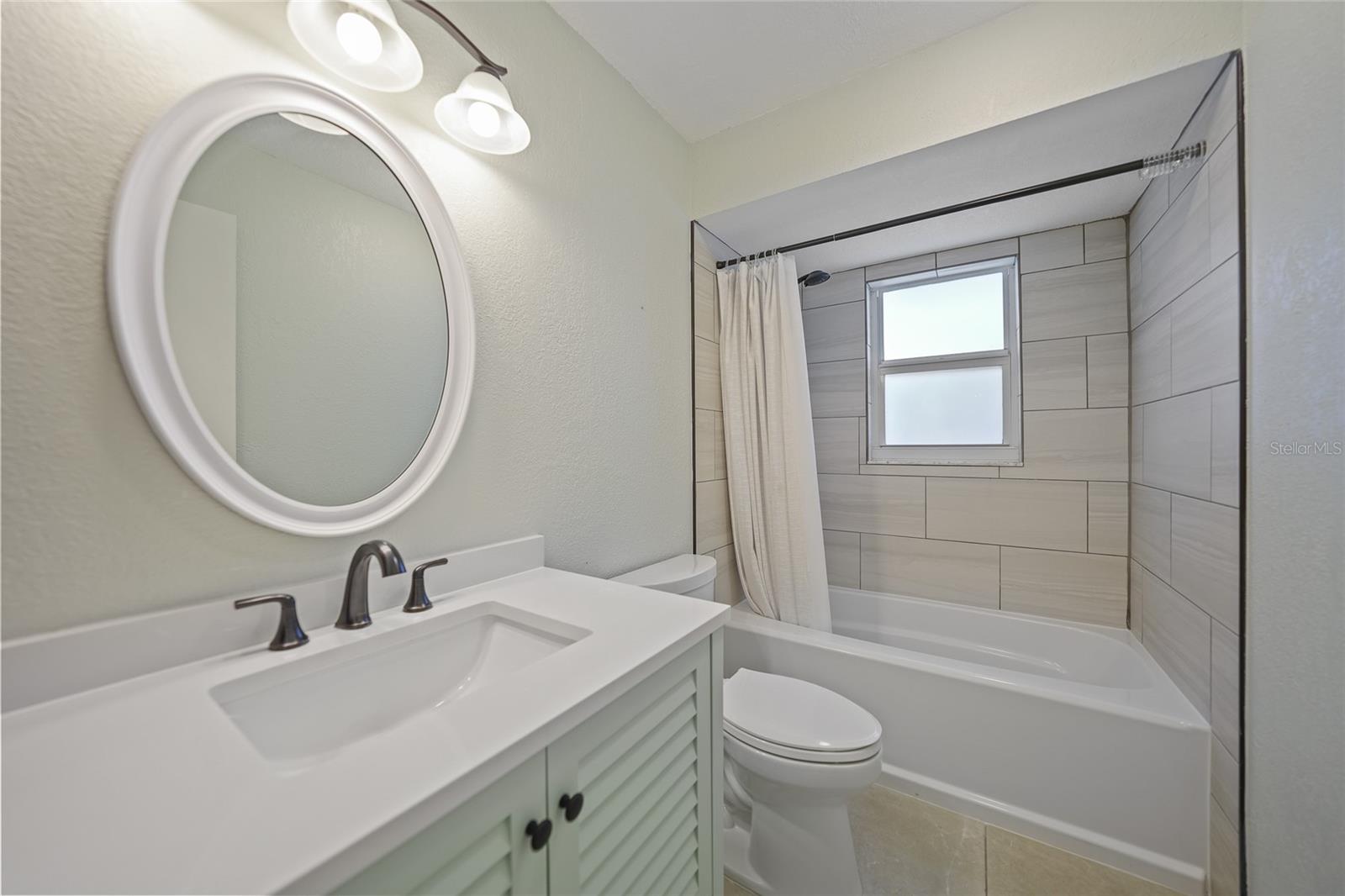 Image 18 of 39 For 2925 Magdalina Drive