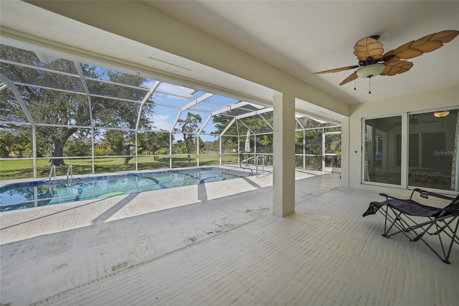 Image 26 of 39 For 2925 Magdalina Drive