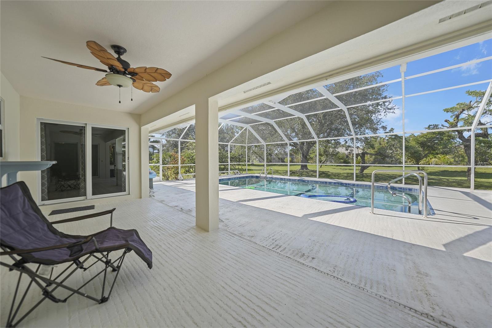 Image 27 of 39 For 2925 Magdalina Drive