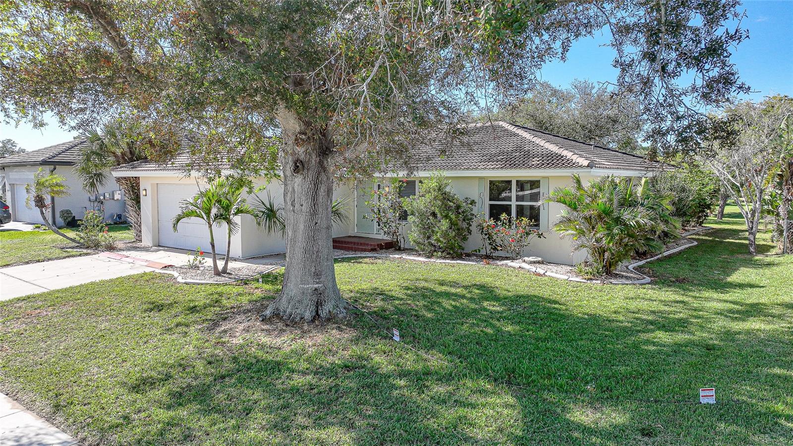 Image 36 of 39 For 2925 Magdalina Drive