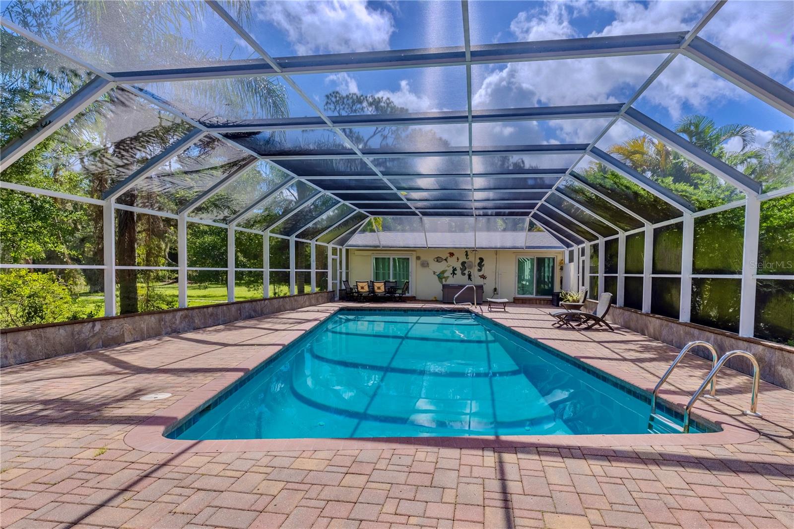 Image 11 of 100 For 18220 Elmwood Drive