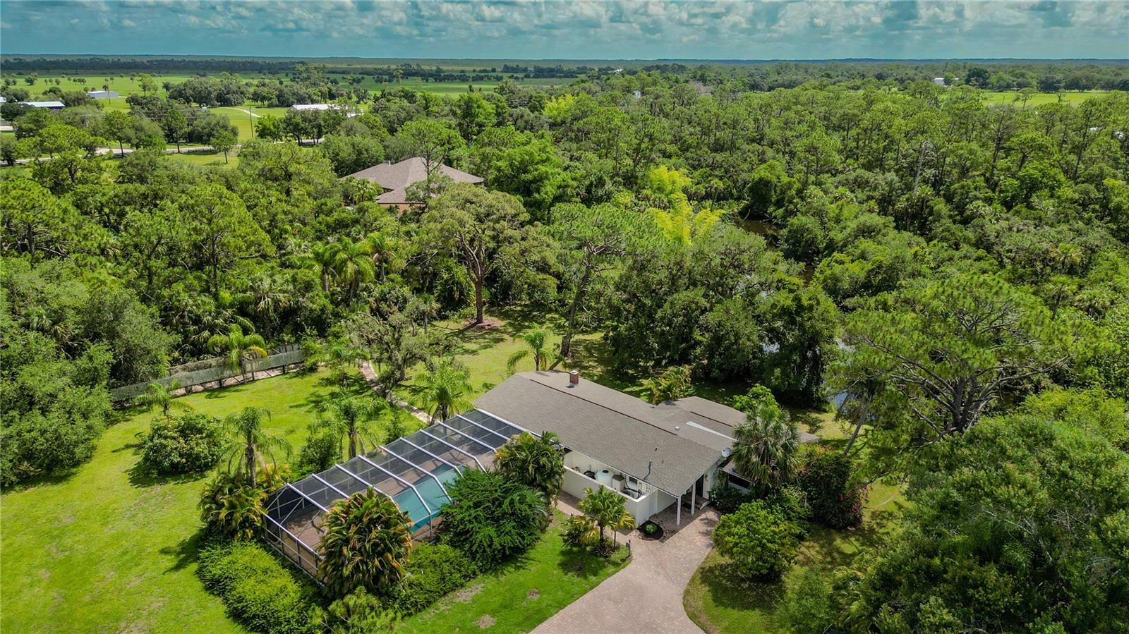 Image 4 of 100 For 18220 Elmwood Drive