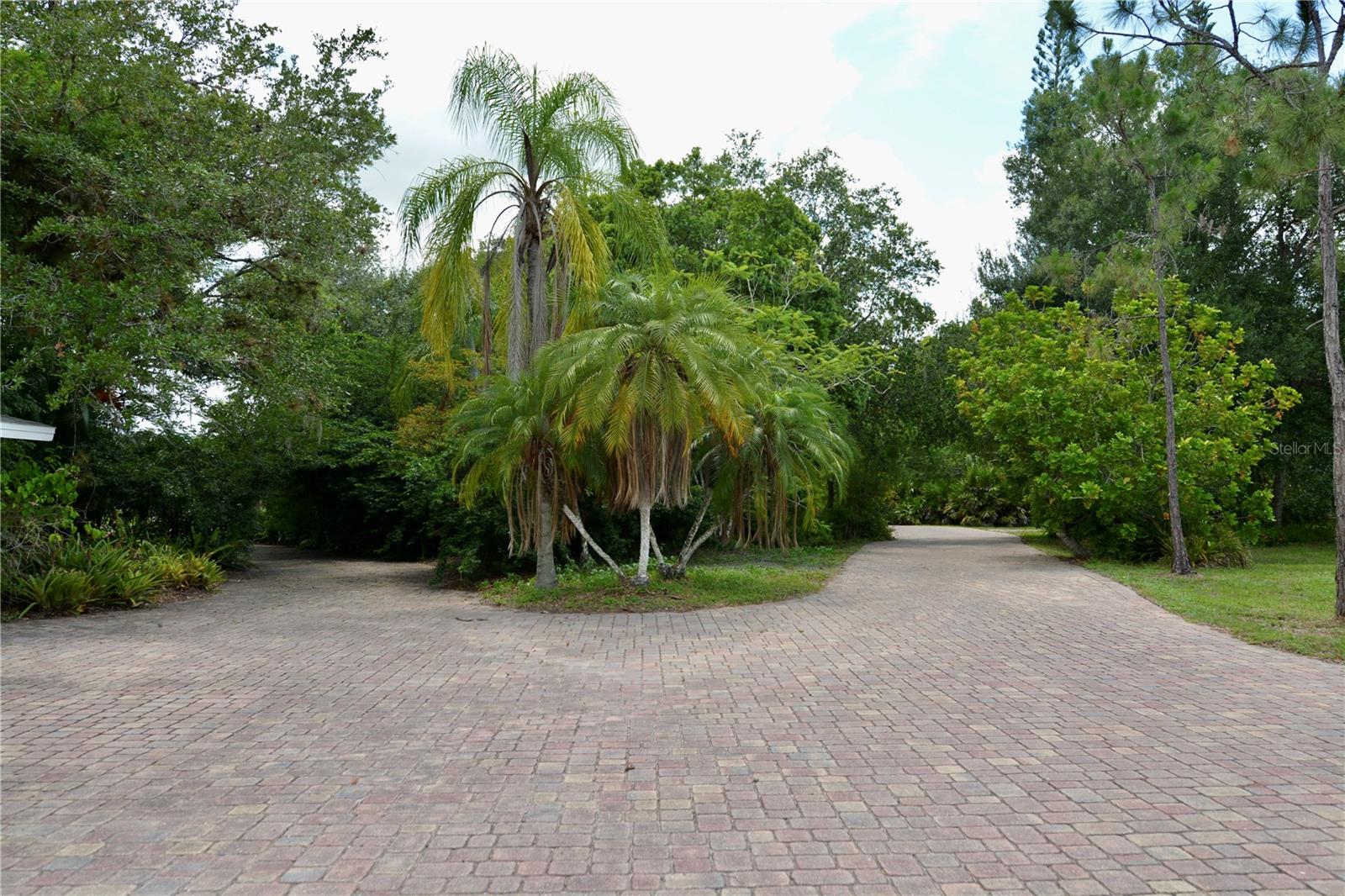 Image 60 of 100 For 18220 Elmwood Drive