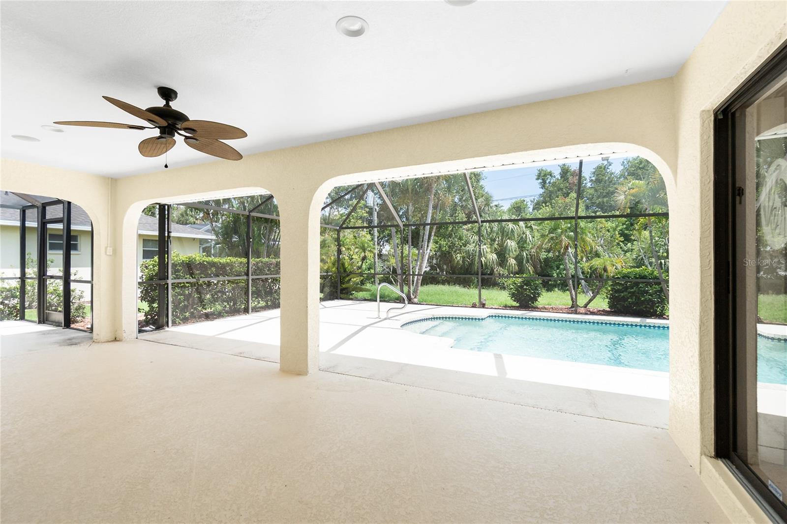 Image 30 of 46 For 18147 Brazil Avenue