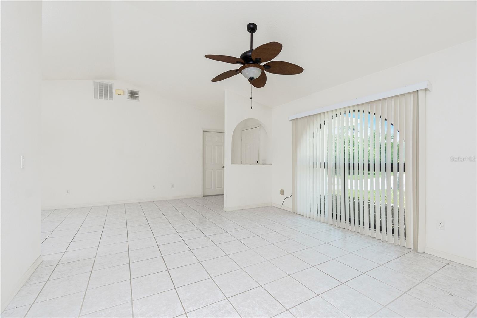 Image 6 of 46 For 18147 Brazil Avenue