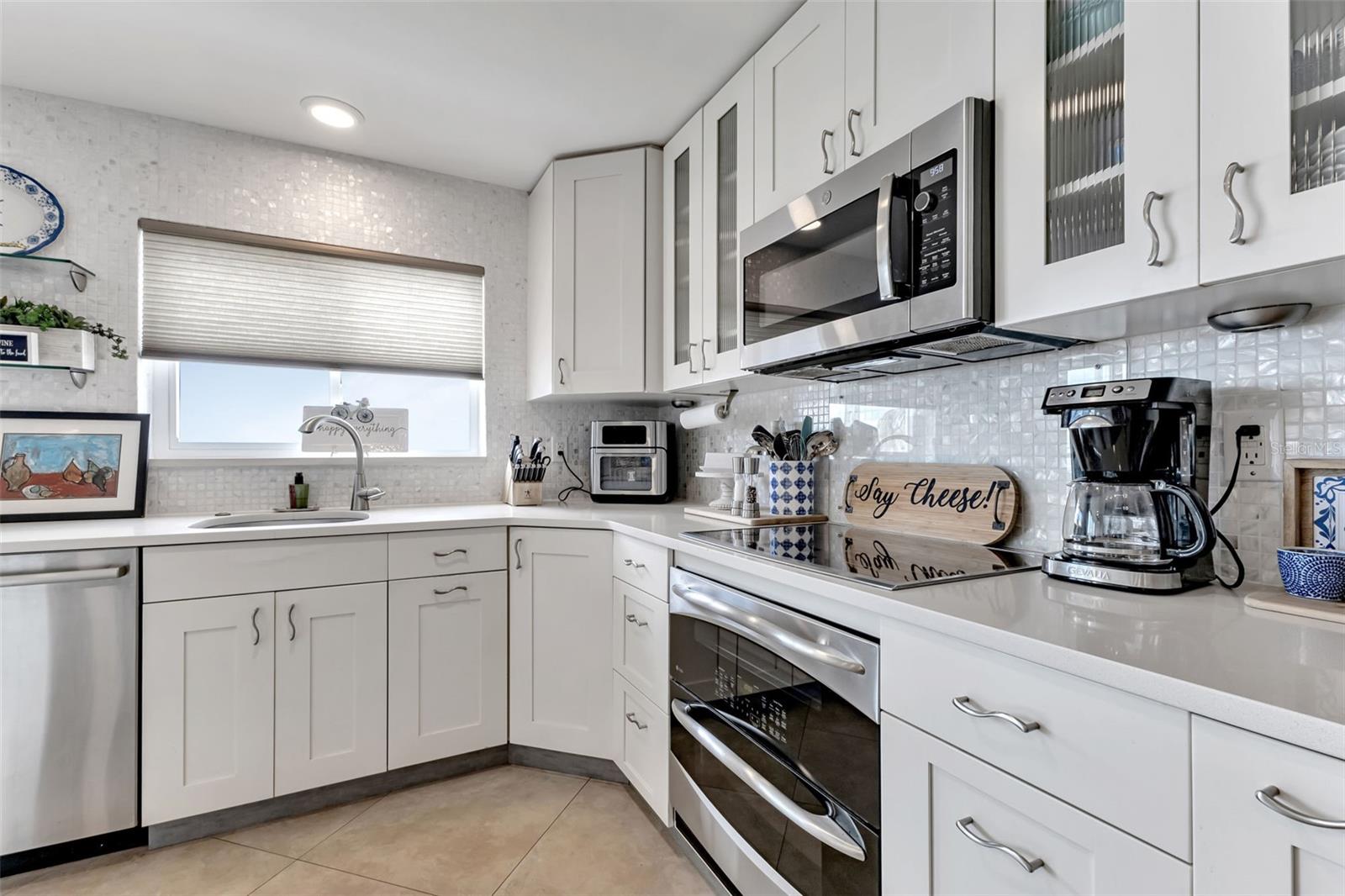 Image 33 of 63 For 1250 Marion Avenue 333