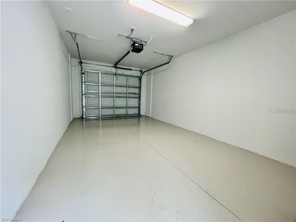Image 31 of 48 For 12390 Wellen Golf Street 202