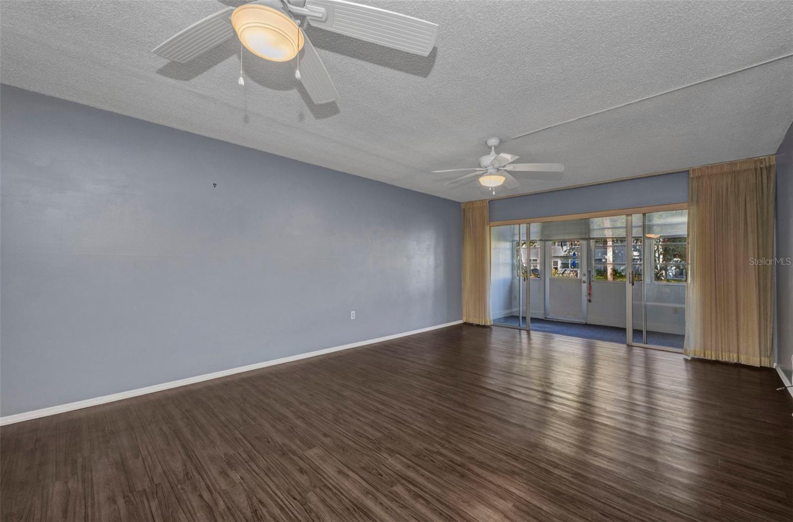 Image 13 of 54 For 2437 Harbor Boulevard 114