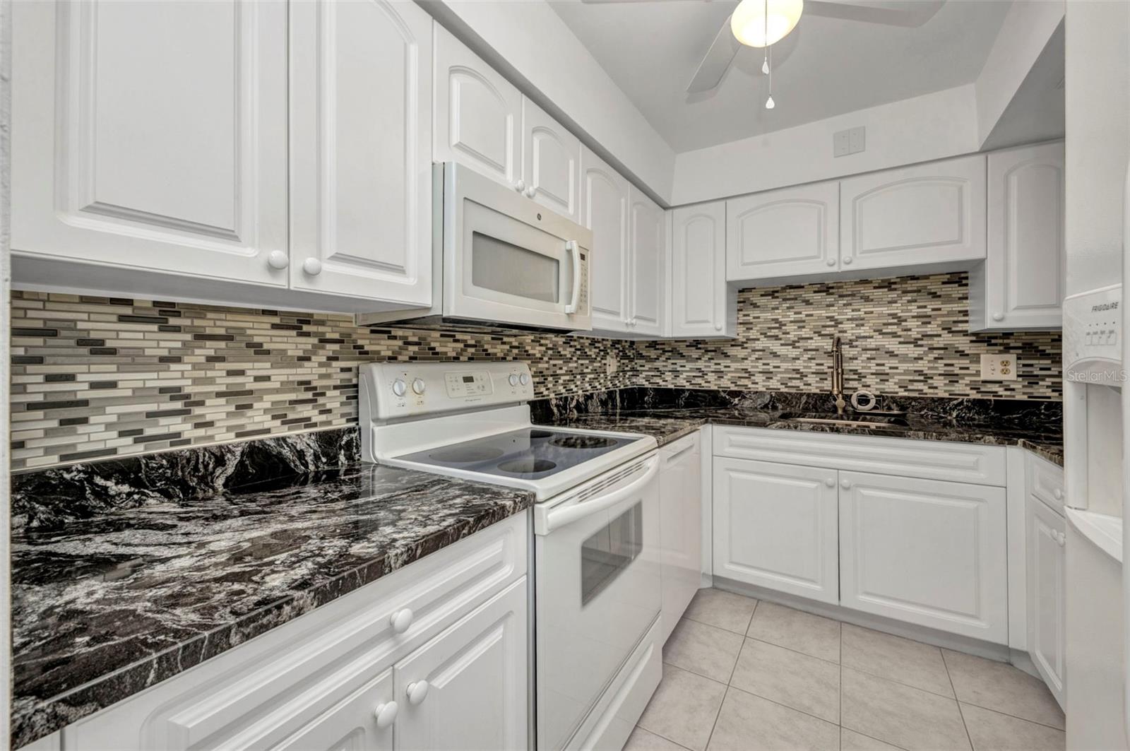 Image 17 of 54 For 2437 Harbor Boulevard 114