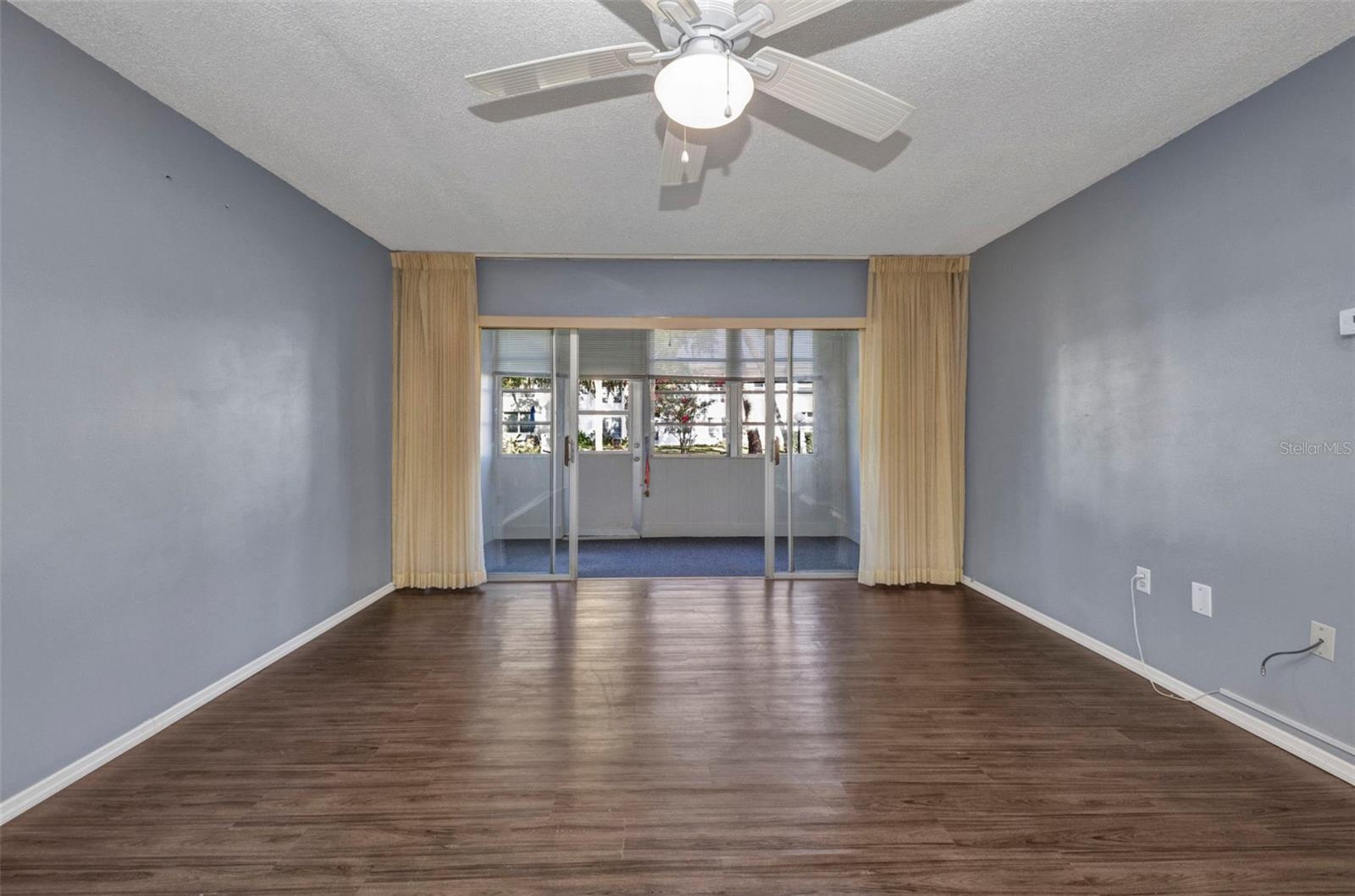 Image 22 of 54 For 2437 Harbor Boulevard 114