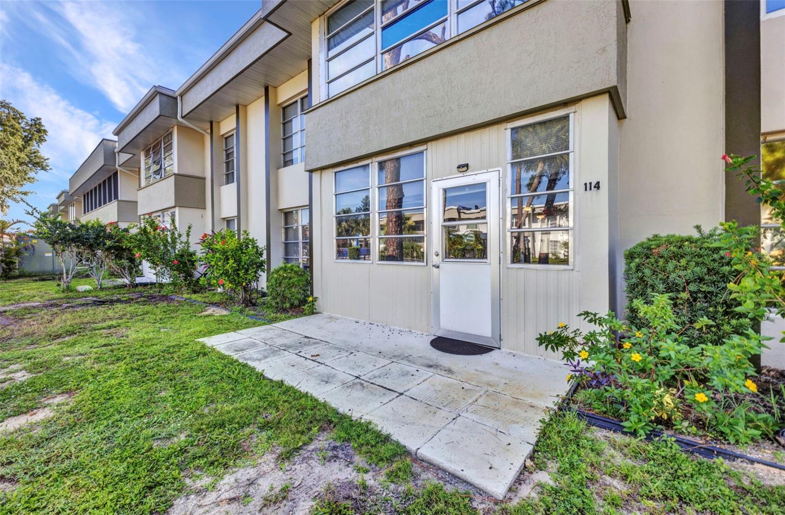 Image 29 of 54 For 2437 Harbor Boulevard 114