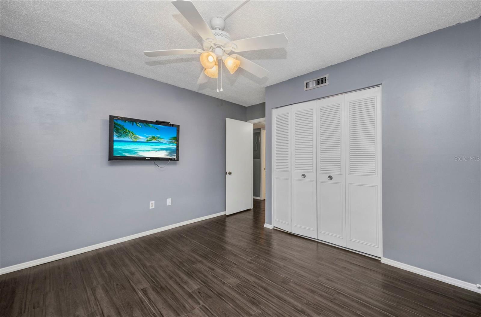Image 34 of 54 For 2437 Harbor Boulevard 114