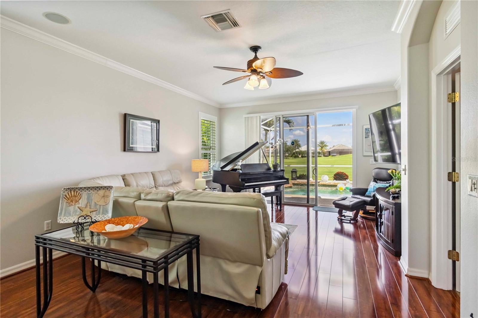Image 12 of 70 For 4567 Whispering Oaks Dr