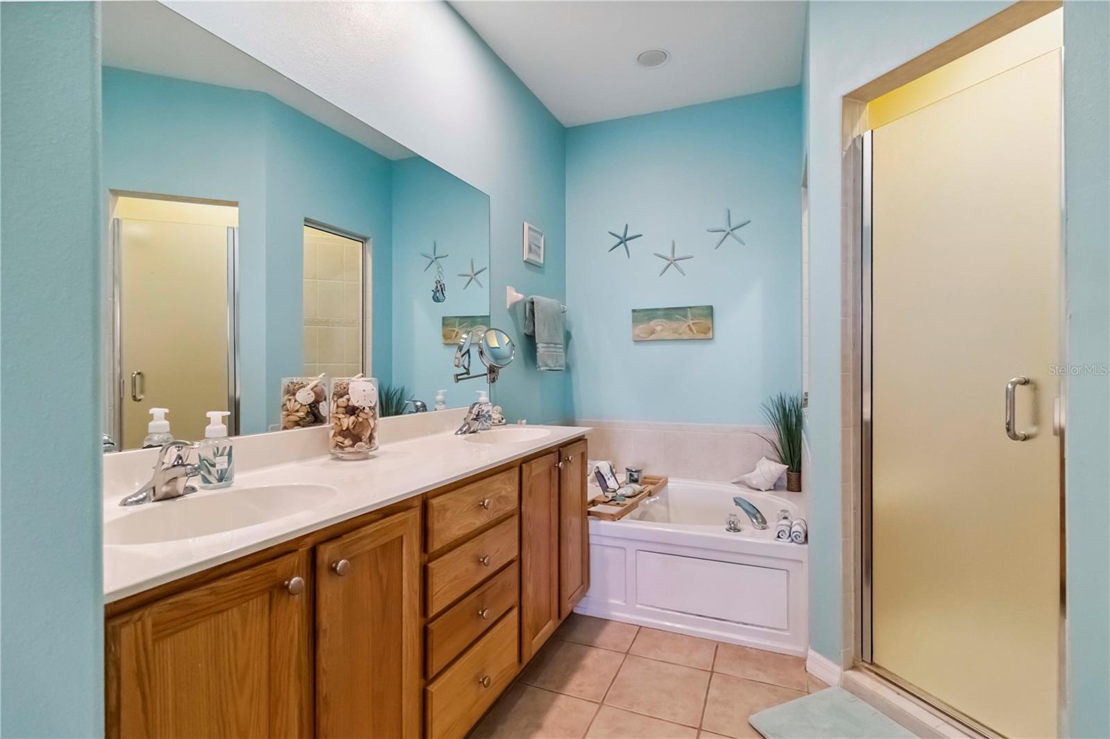 Image 18 of 70 For 4567 Whispering Oaks Dr