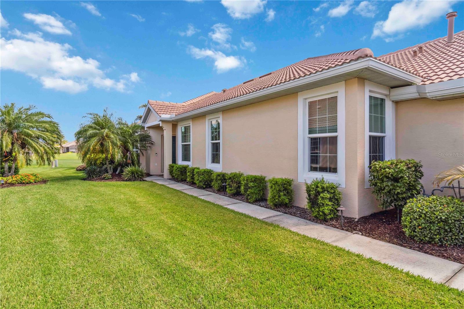 Image 3 of 70 For 4567 Whispering Oaks Dr