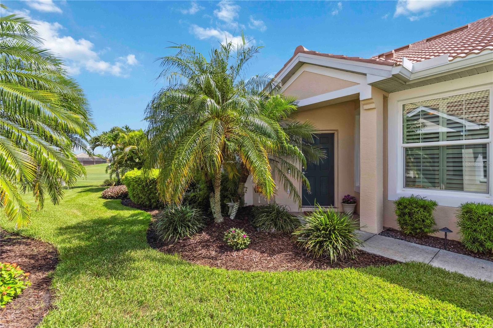 Image 4 of 70 For 4567 Whispering Oaks Dr