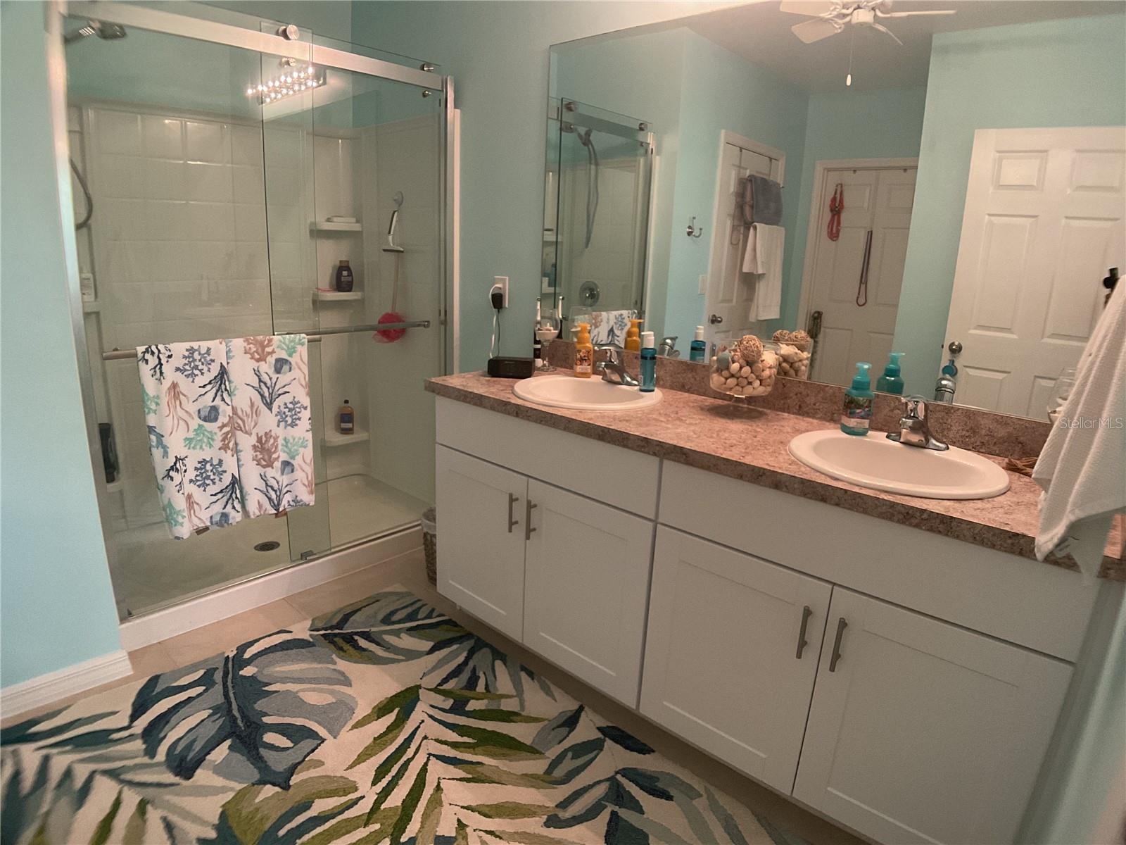 Image 26 of 39 For 25228 Lenox Circle