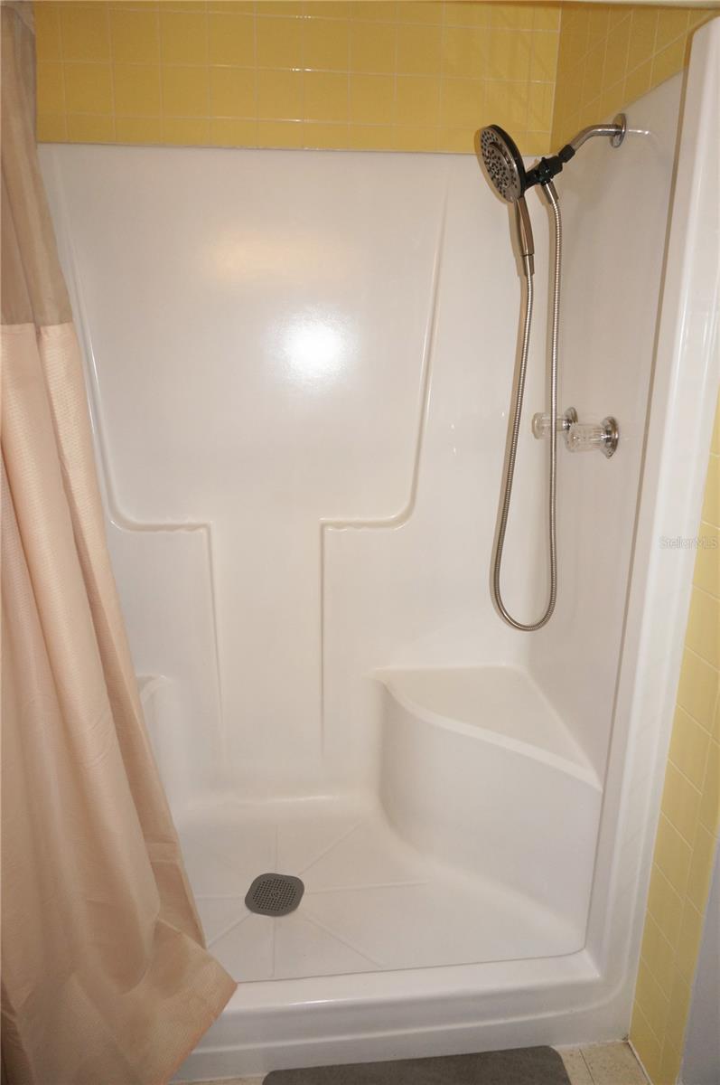 Image 32 of 37 For 724 Hartford Drive Nw