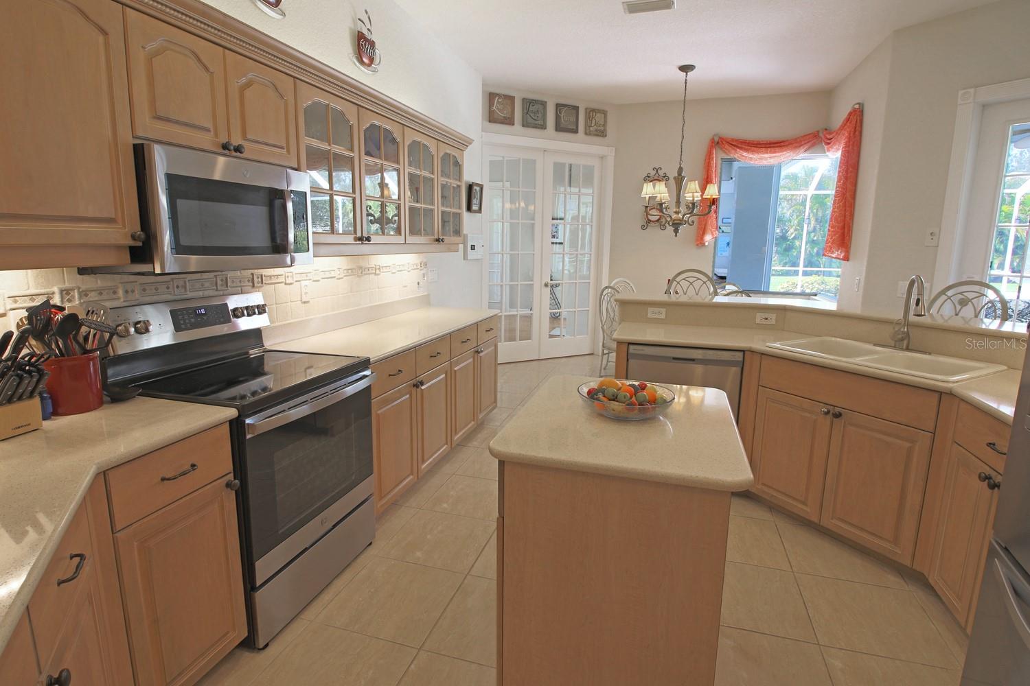 Image 16 of 90 For 260 Rotonda Boulevard E