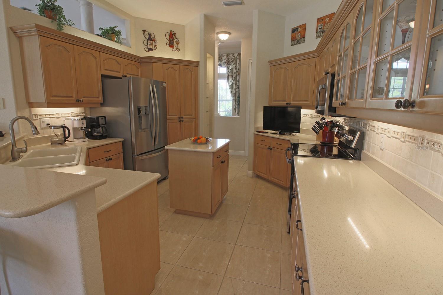 Image 17 of 90 For 260 Rotonda Boulevard E