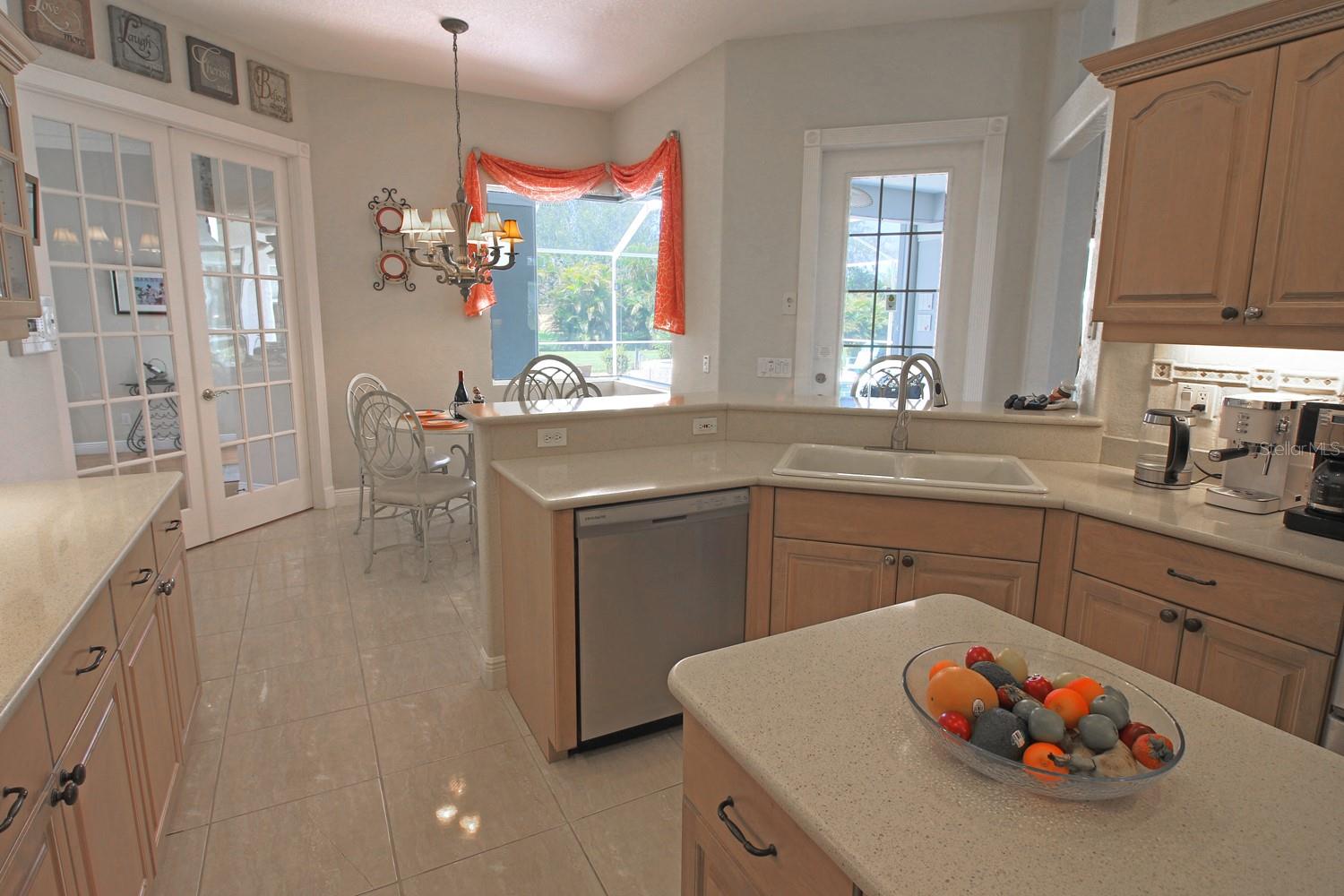 Image 20 of 90 For 260 Rotonda Boulevard E