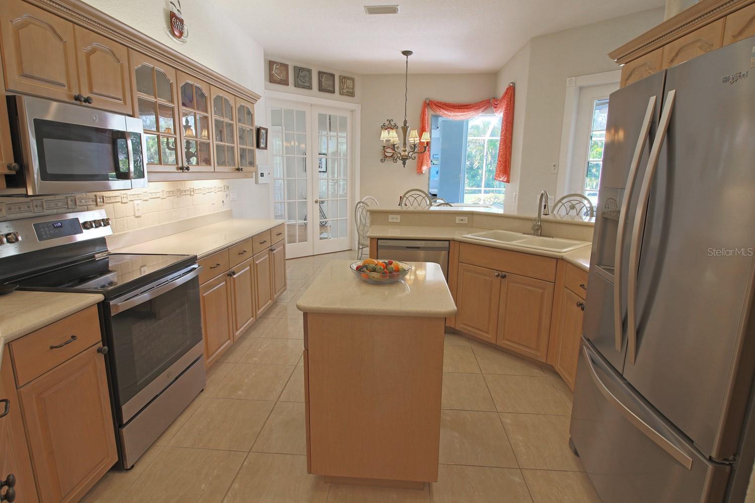Image 22 of 90 For 260 Rotonda Boulevard E