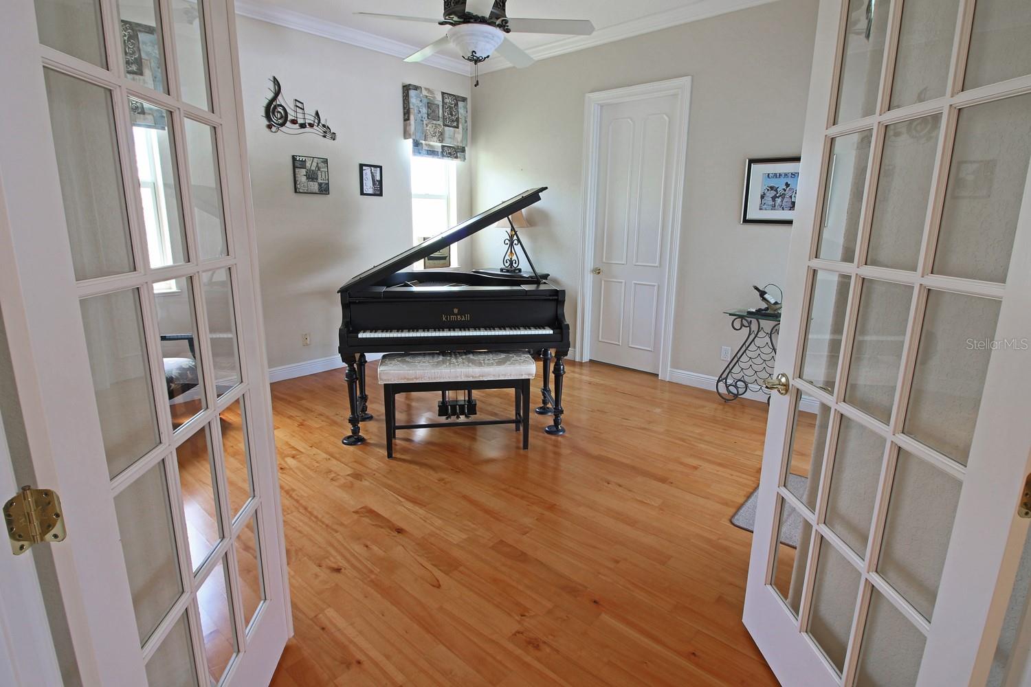 Image 39 of 90 For 260 Rotonda Boulevard E