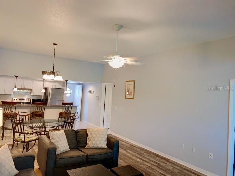 Image 11 of 28 For 1375 Saxony Circle 123