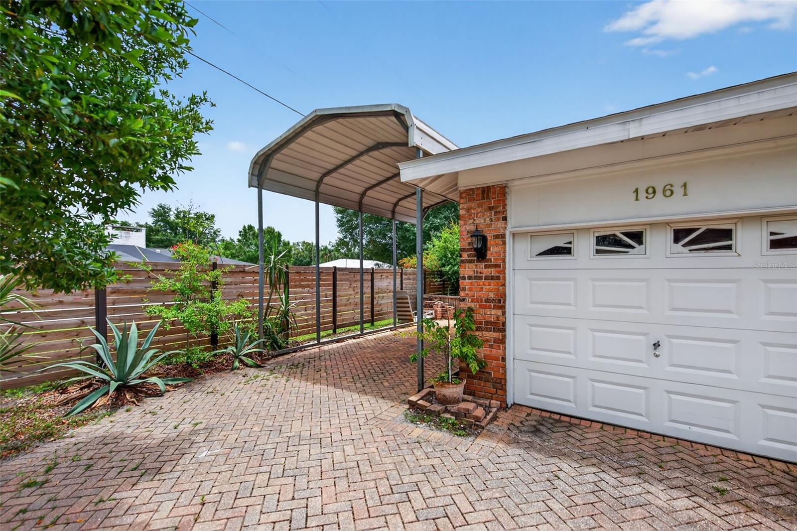 Image 4 of 47 For 1961 Hargrave Street