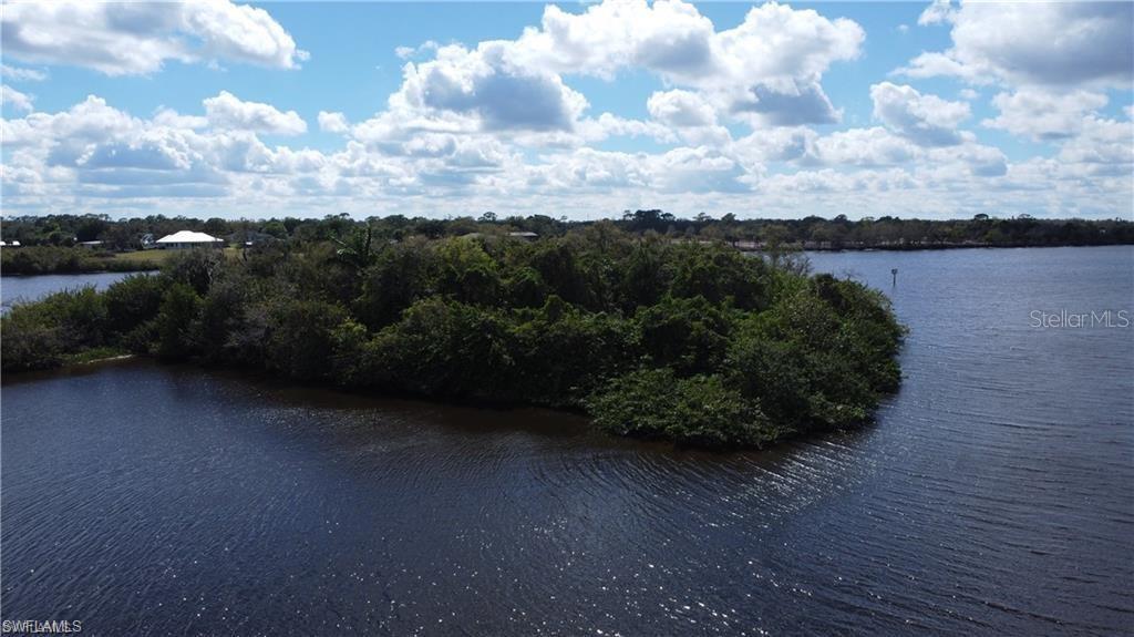 Image 11 of 21 For  Island  