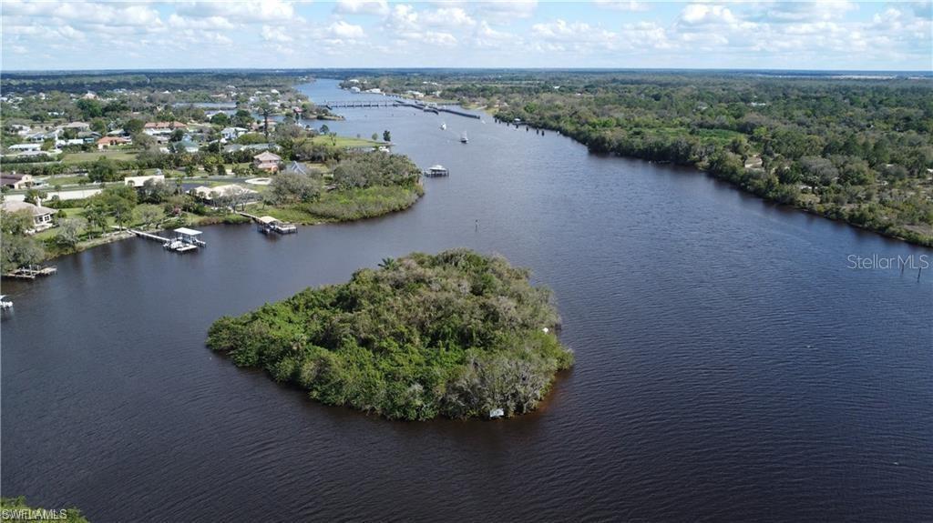 Image 13 of 21 For  Island  