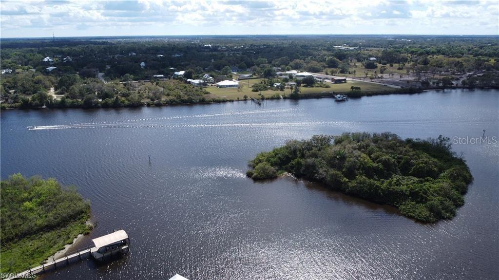 Image 16 of 21 For  Island  