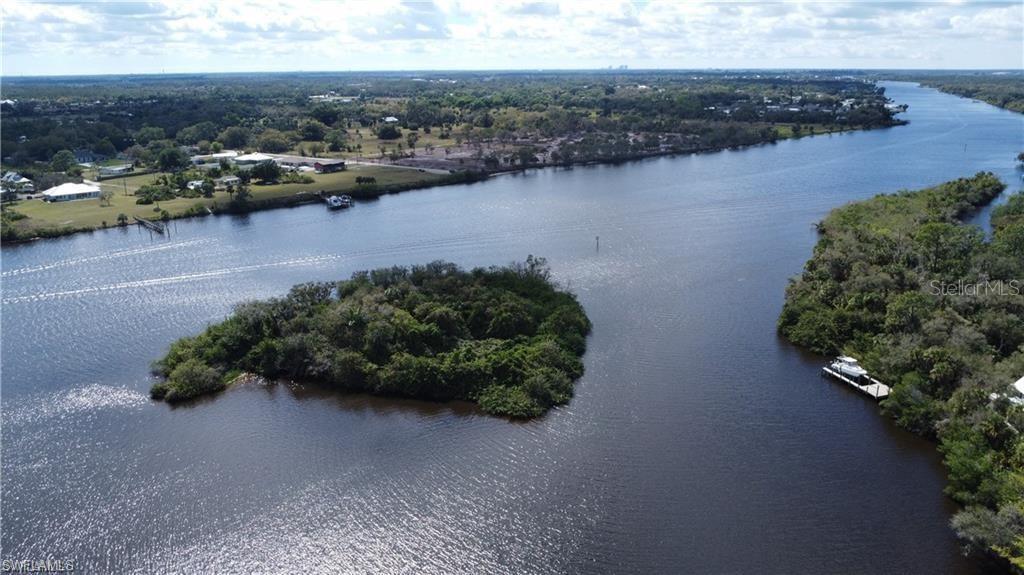 Image 17 of 21 For  Island  