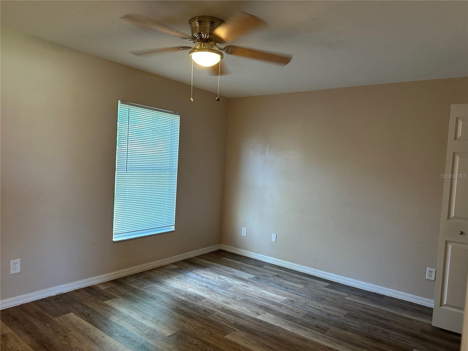 Image 11 of 15 For 3942 Oconto Avenue