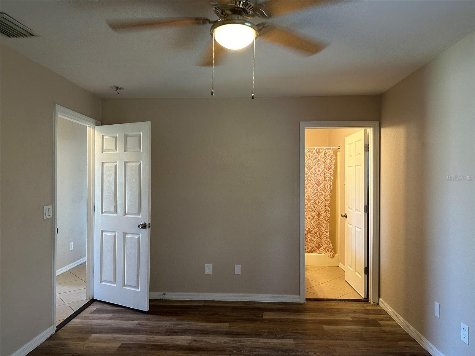 Image 13 of 15 For 3942 Oconto Avenue