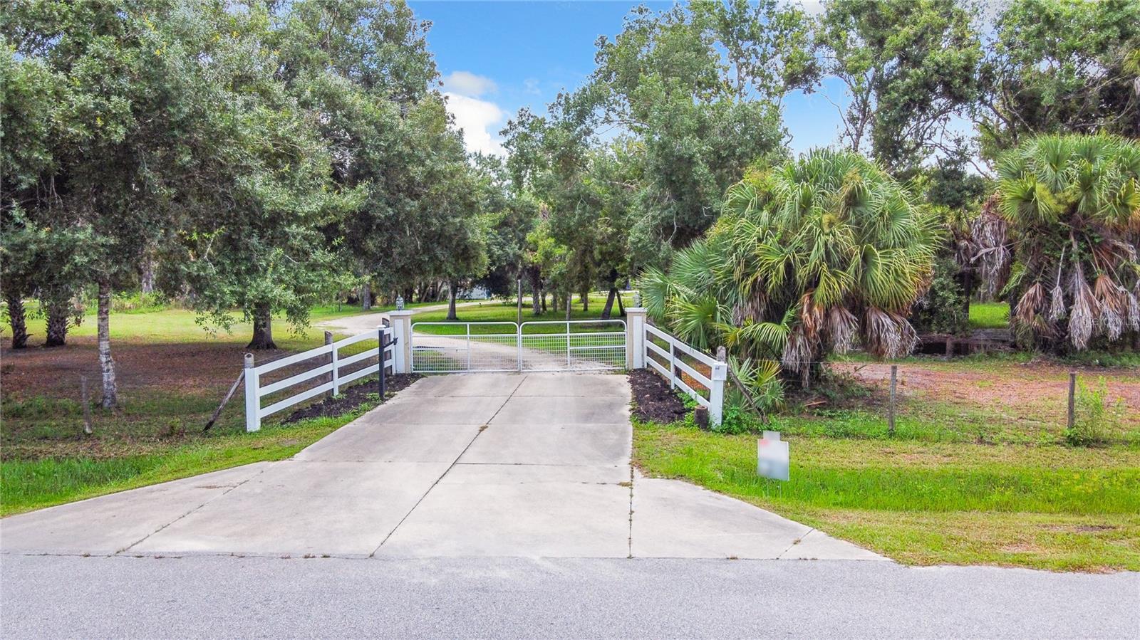 Image 5 of 59 For 6594 Buckboard Street
