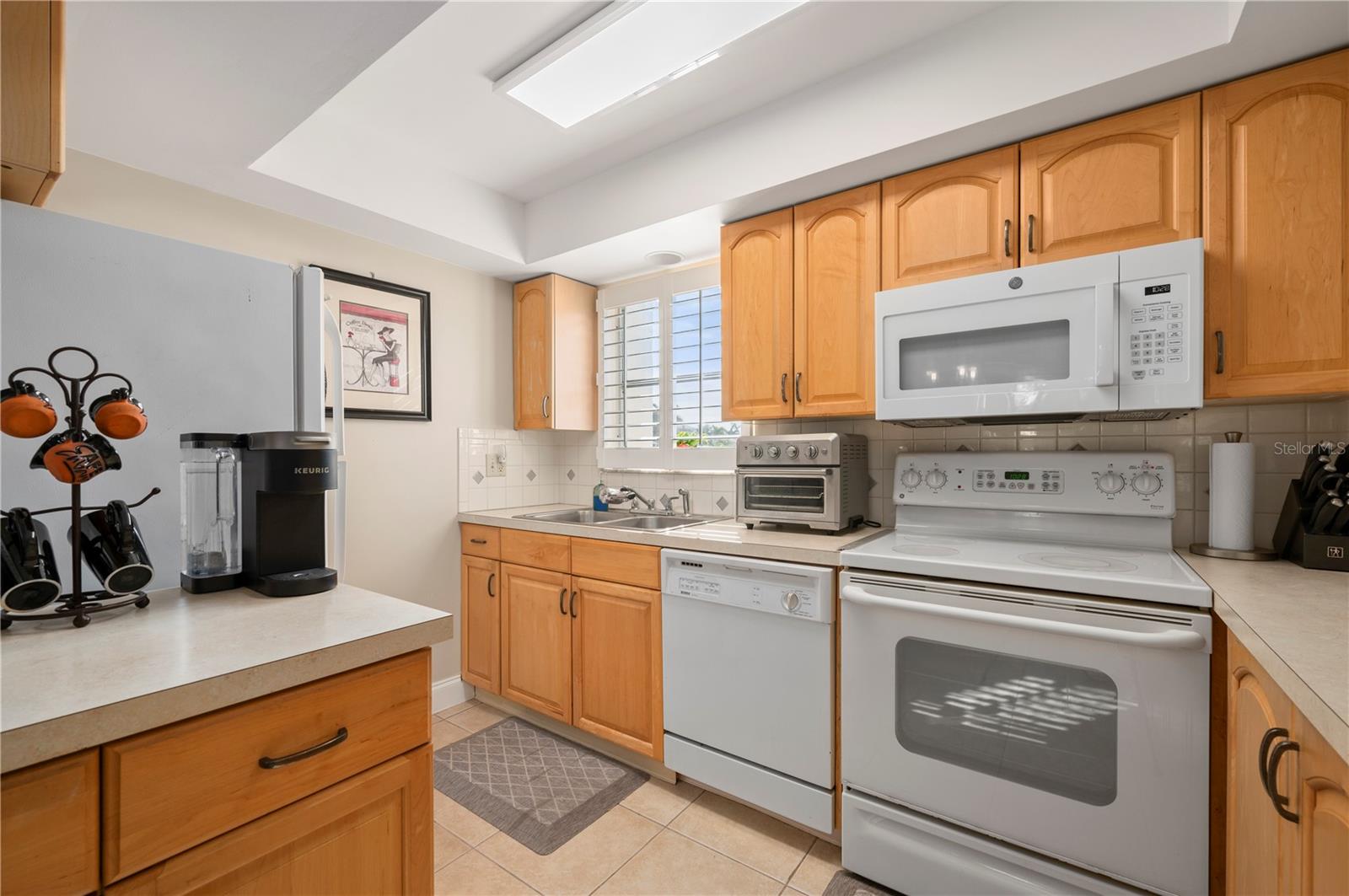 Image 16 of 48 For 311 Garvin Street 301b