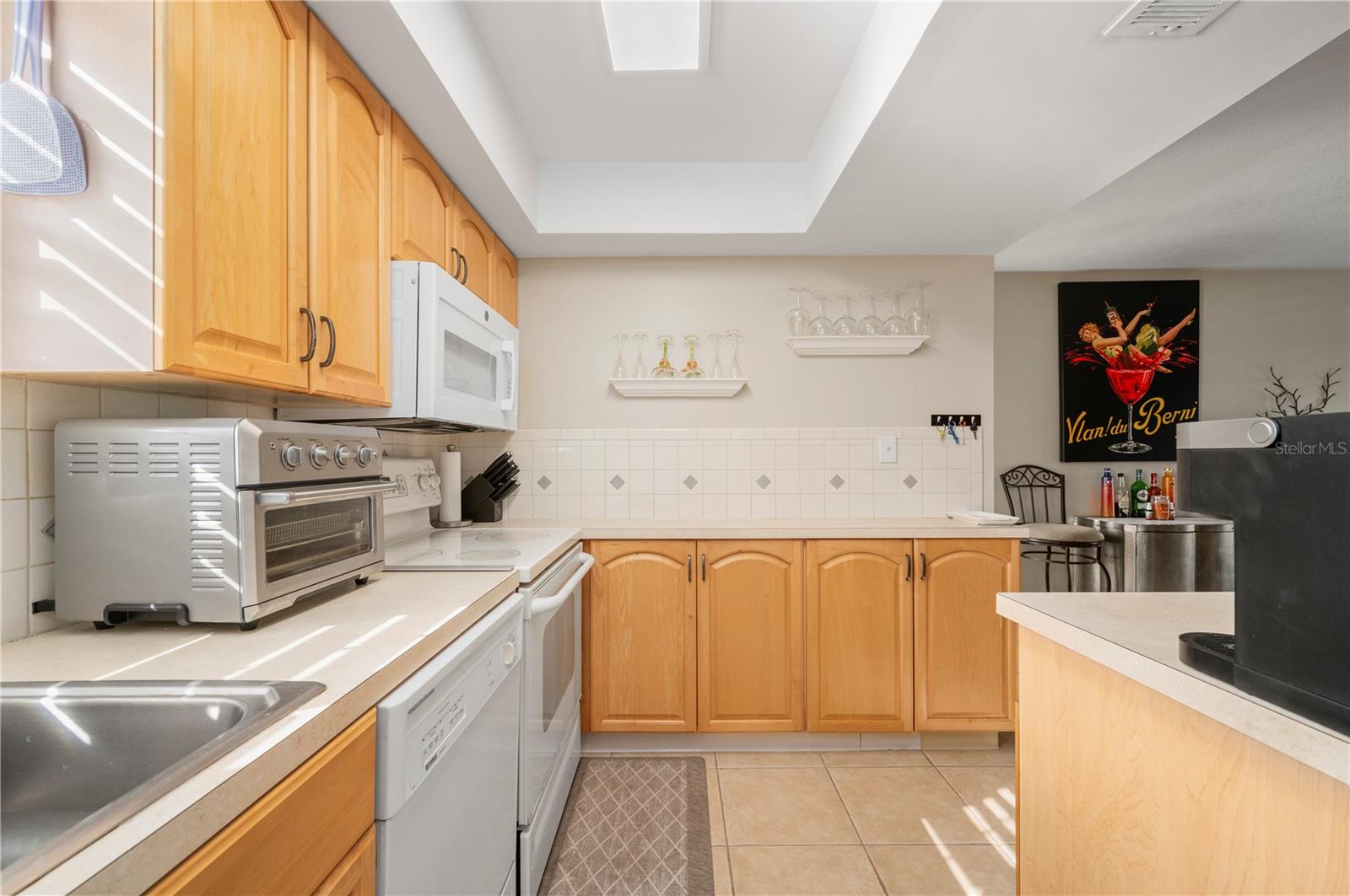 Image 18 of 48 For 311 Garvin Street 301b