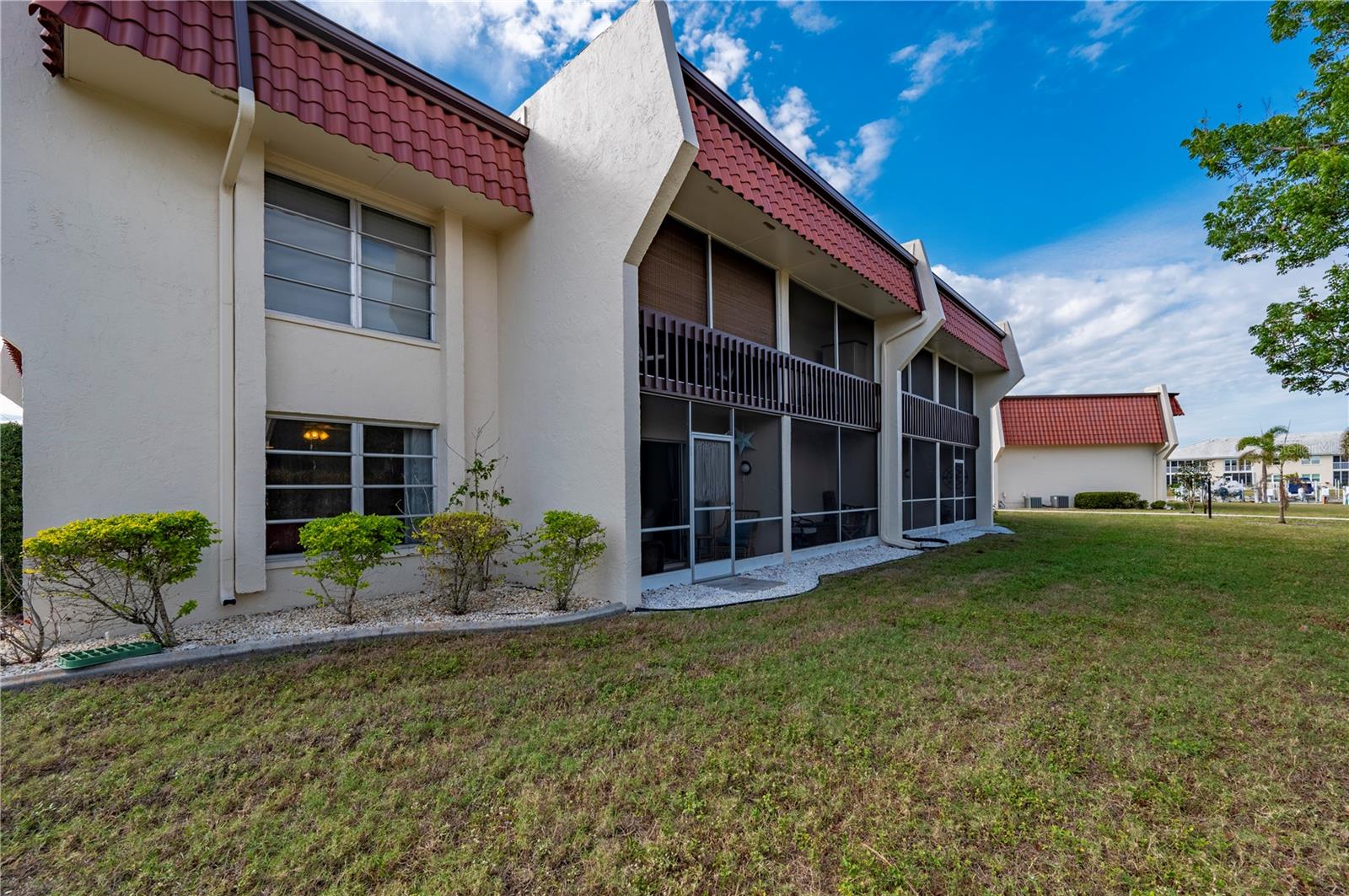 Image 32 of 48 For 311 Garvin Street 301b