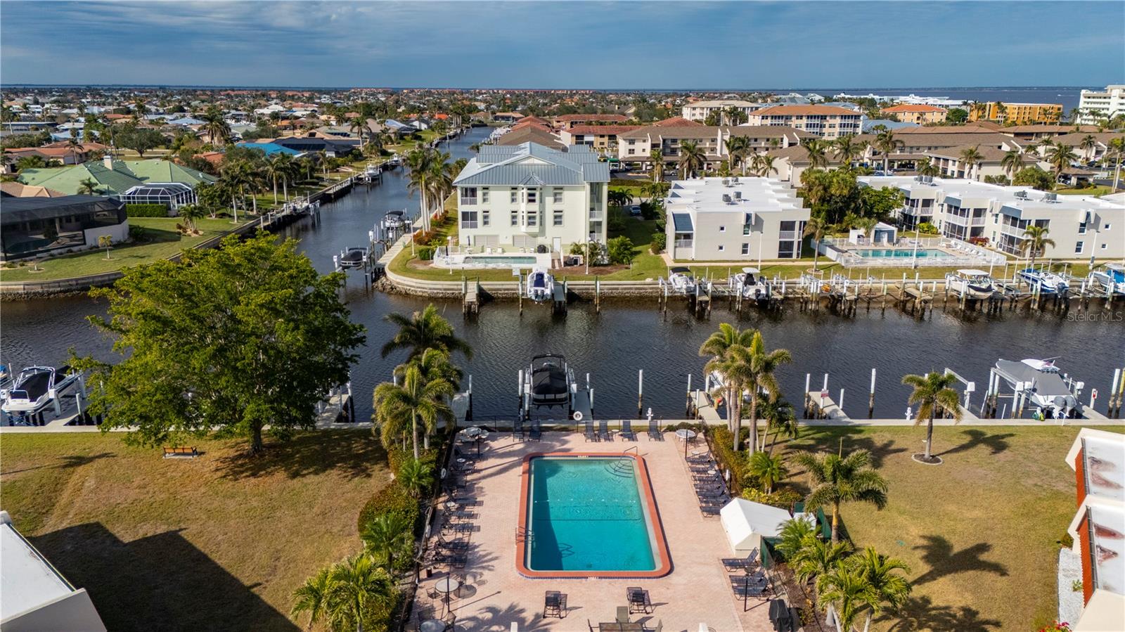 Image 37 of 48 For 311 Garvin Street 301b