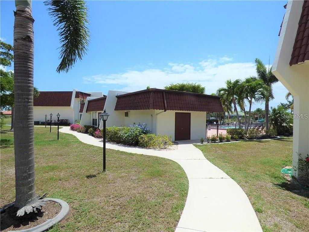 Image 39 of 48 For 311 Garvin Street 301b