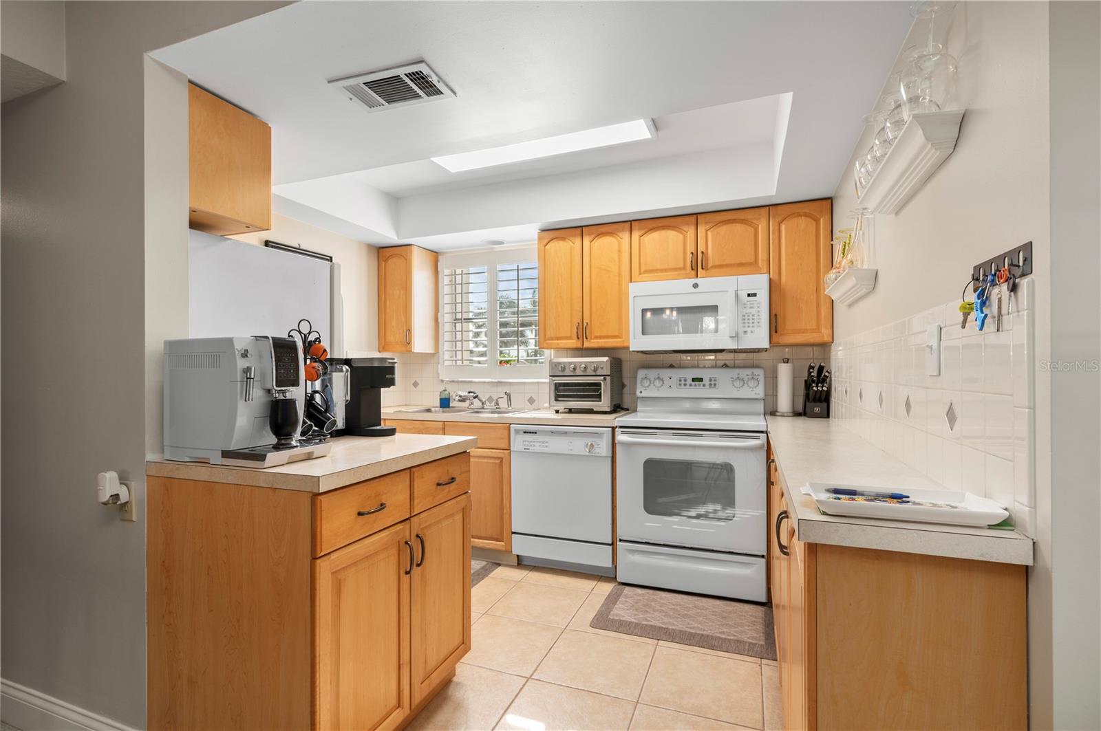 Image 4 of 48 For 311 Garvin Street 301b