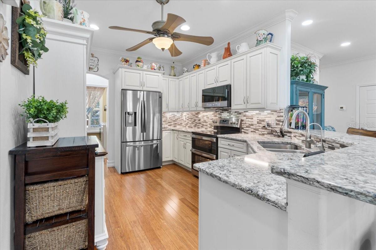 Image 16 of 47 For 233 Durrance Street