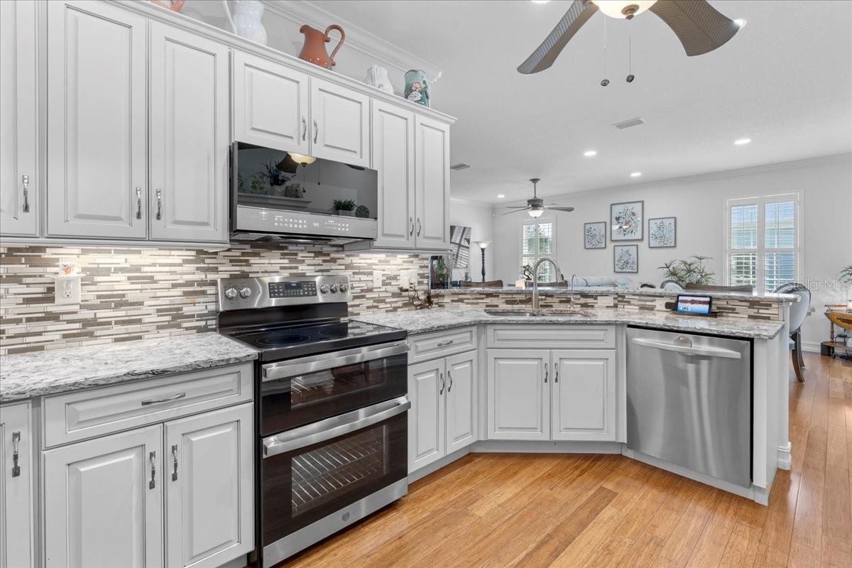 Image 20 of 47 For 233 Durrance Street