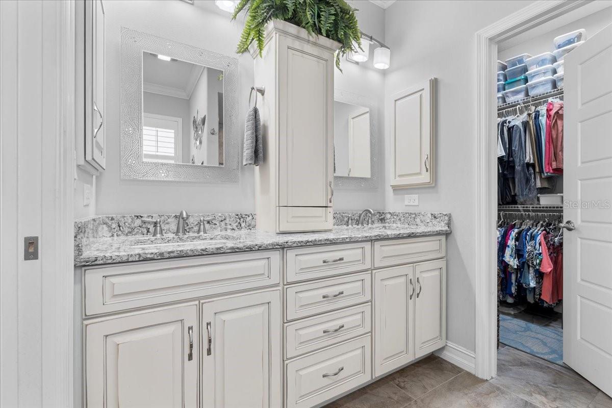 Image 27 of 47 For 233 Durrance Street