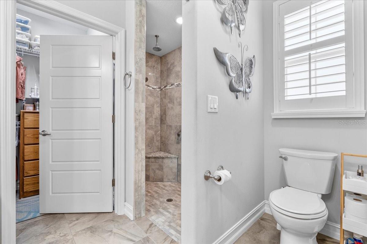 Image 28 of 47 For 233 Durrance Street